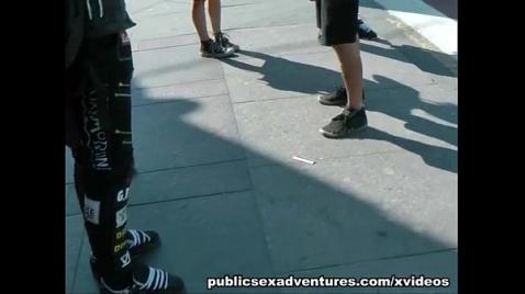 Турист выебал русскую девушку на улице